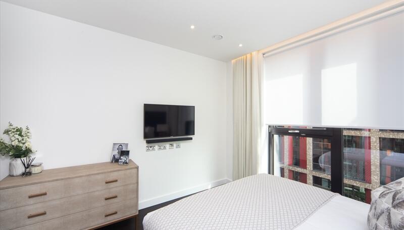2 bed property in 4 Thornes House, 6-8 Charles Clowes Walk, London